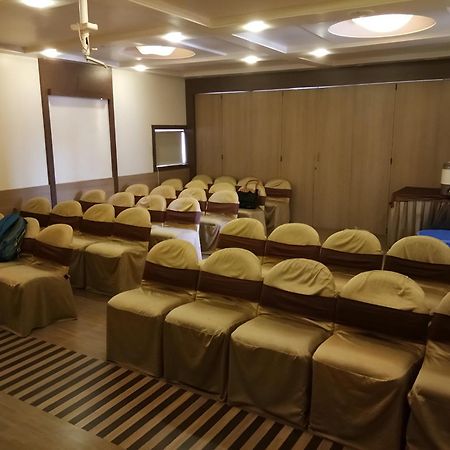 New Hotel Europa Inn Radźkot Zewnętrze zdjęcie