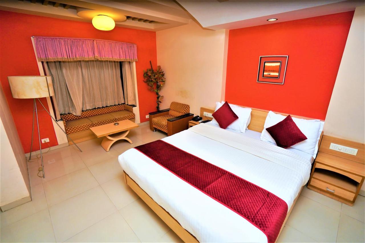 New Hotel Europa Inn Radźkot Zewnętrze zdjęcie