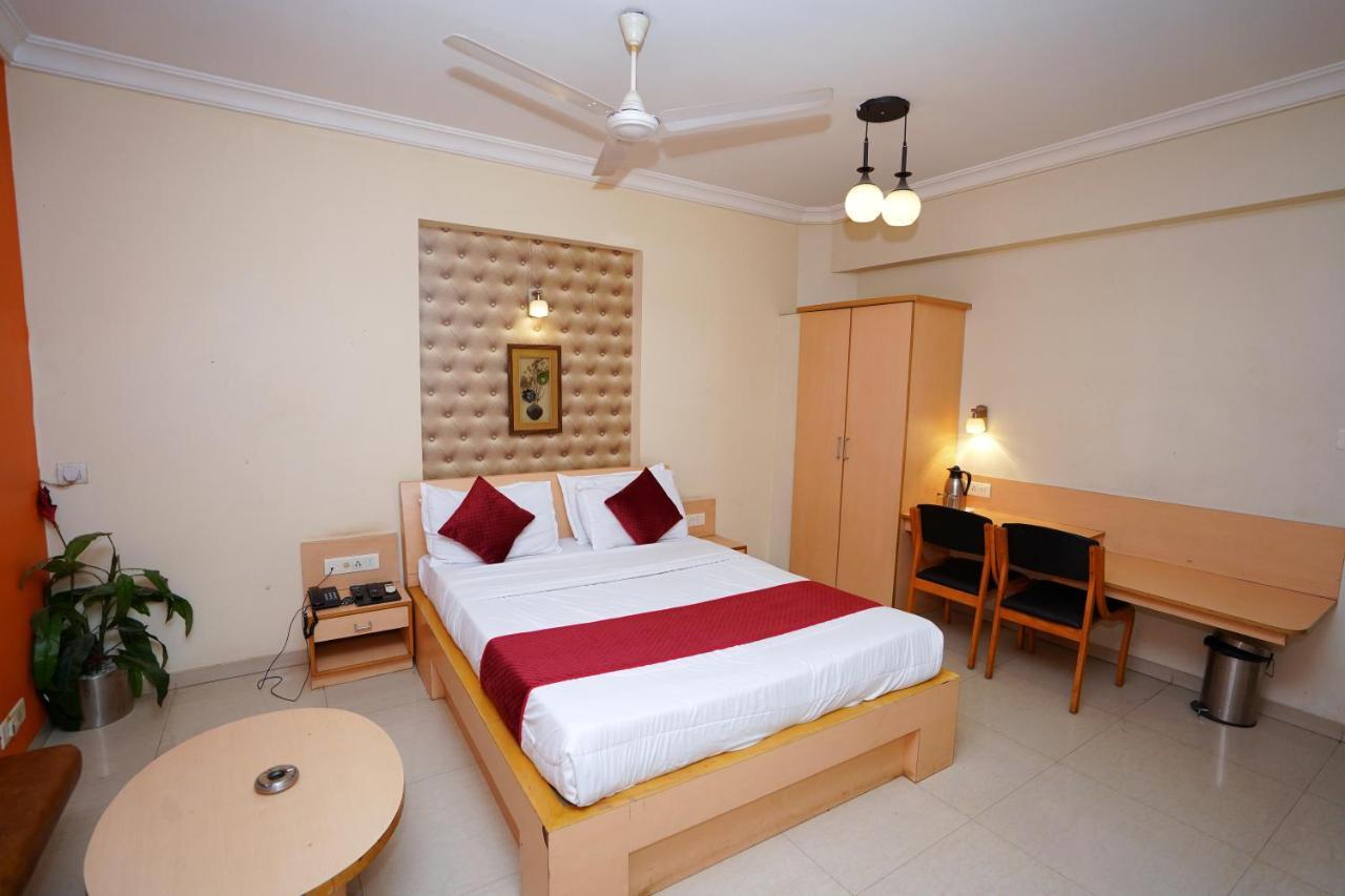 New Hotel Europa Inn Radźkot Zewnętrze zdjęcie